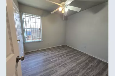 1439 E Robert Street, Fort Worth, TX 76104 - Photo 10