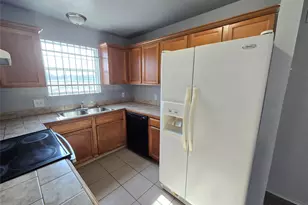 1439 E Robert St, Fort Worth, TX 76104 - Photo 6