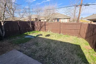 1439 E Robert St, Fort Worth, TX 76104 - Photo 14