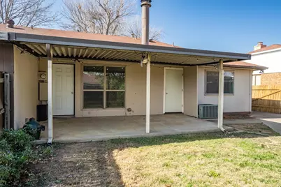 3018 Hilltop Drive, Euless, TX 76039 - Photo 26