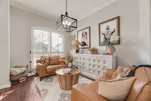 1104 Courtney Ln, Lewisville, TX 75077 - Photo 4