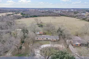 514 Dallas St, Italy, TX 76651 - Photo 2