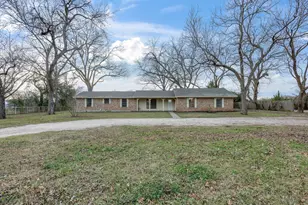 514 Dallas St, Italy, TX 76651 - Photo 2