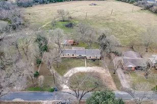 514 Dallas St, Italy, TX 76651 - Photo 32