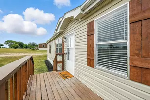 197 Pond Vw Dr, Decatur, TX 76234 - Photo 2