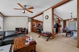 115 Candlewood Cir, Gainesville, TX 76240 - Photo 6