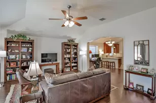1706 Summerhill Ct, Granbury, TX 76048 - Photo 8
