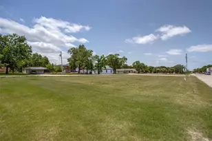 529 N 4th St, Princeton, TX 75407 - Photo 1