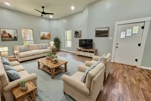 508 E Franklin St, Hillsboro, TX 76645 - Photo 4