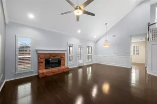 1819 Sandalwood Ln, Grapevine, TX 76051 - Photo 2