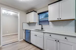 821 Sequoia Dr, Lancaster, TX 75146 - Photo 10