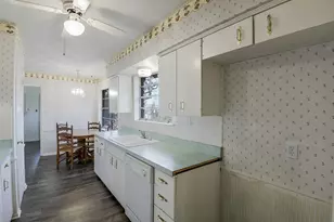 807 N Bowen Rd, Arlington, TX 76012 - Photo 12