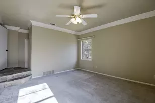 807 N Bowen Rd, Arlington, TX 76012 - Photo 16