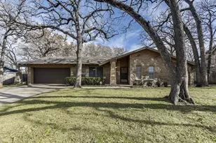 807 N Bowen Rd, Arlington, TX 76012 - Photo 1