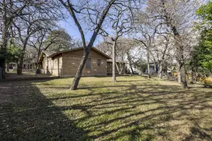 807 N Bowen Rd, Arlington, TX 76012 - Photo 24
