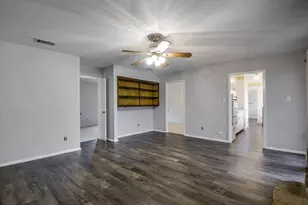 807 N Bowen Rd, Arlington, TX 76012 - Photo 10