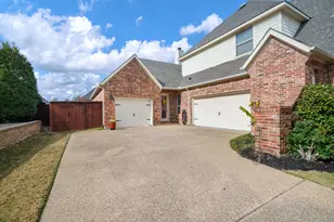 9144 Calvert Rd, Lantana, TX 76226 - Photo 4