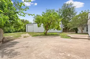 3201 Carroll Dr, Waco, TX 76708 - Photo 24