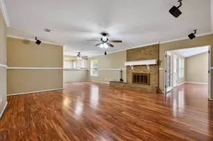 1305 Elizabeth Blvd, Granbury, TX 76048 - Photo 4