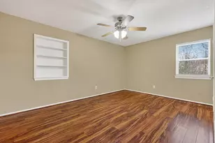 1305 Elizabeth Blvd, Granbury, TX 76048 - Photo 16