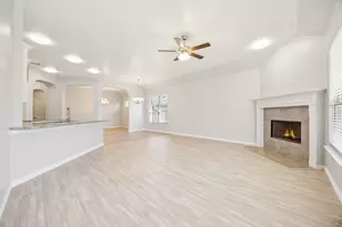 725 Gray Washington Dr, Saginaw, TX 76179 - Photo 10