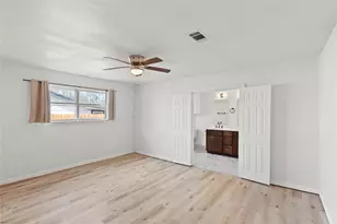 1012 E Dallas St, Mansfield, TX 76063 - Photo 12