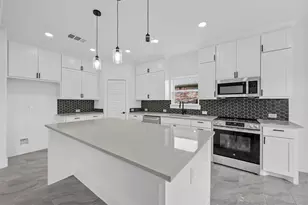 306 Day Dr, Mabank, TX 75147 - Photo 8