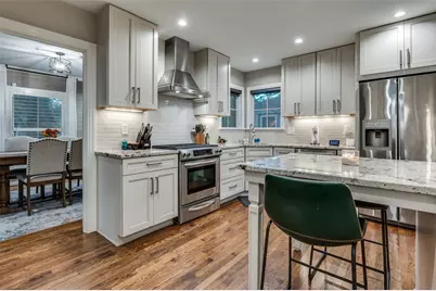 2318 Barberry Drive, Dallas, TX 75211 - Photo 6