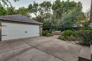 2318 Barberry Dr, Dallas, TX 75211 - Photo 20