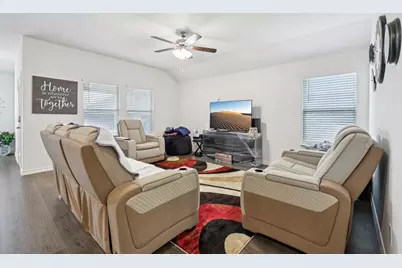 708 Auburn Forest Drive, Princeton, TX 75407 - Photo 4