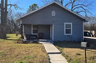809 S Wine St, Gainesville, TX 76240 - Photo 1