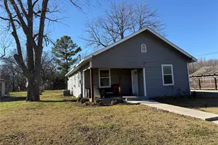 809 S Wine St, Gainesville, TX 76240 - Photo 2