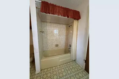 209 N Harrison Street, Roxton, TX 75477 - Photo 10