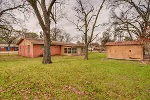 1002 N Stewart Ct, Azle, TX 76020 - Photo 28