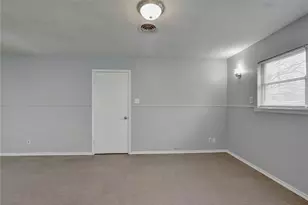 1002 N Stewart Ct, Azle, TX 76020 - Photo 18