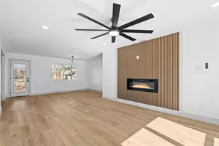 2011 E Park Row Dr, Arlington, TX 76010 - Photo 14