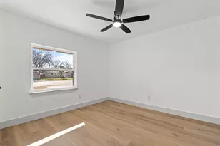 2011 E Park Row Dr, Arlington, TX 76010 - Photo 30