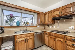 405 Meadow Dr, Gainesville, TX 76240 - Photo 10