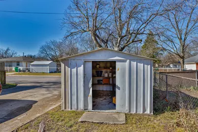 405 Meadow Drive, Gainesville, TX 76240 - Photo 38