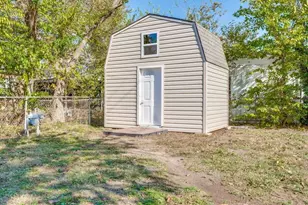 2631 Danny Ln, Farmers Branch, TX 75234 - Photo 12