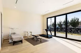 10230 Marsh Ln, Dallas, TX 75229 - Photo 22