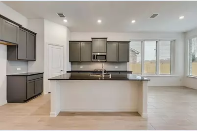 3900 Falcon Field, Mesquite, TX 75181 - Photo 4