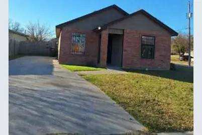 5200 Carol Avenue, Fort Worth, TX 76105 - Photo 2