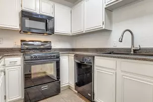 10917 Hornby St, Fort Worth, TX 76108 - Photo 8