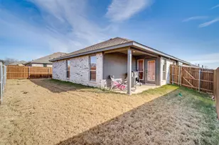 1402 Dry Crk Dr, Cleburne, TX 76033 - Photo 12