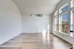 1402 Dry Crk Dr, Cleburne, TX 76033 - Photo 2