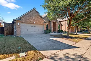 350 Falstaff Dr, Roanoke, TX 76262 - Photo 2