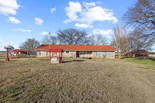 1858 Farm Rd 1506, Paris, TX 75460 - Photo 1