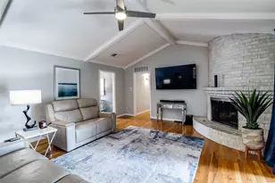 9352 Heatherdale Dr, Dallas, TX 75243 - Photo 12