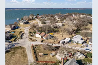 611 Elm Circle, Lake Bridgeport, TX 76426 - Photo 26